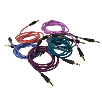 Кабель AUX jack 3,5 выход на jack 3,5 выход в тканевой оплетке (1 метр)