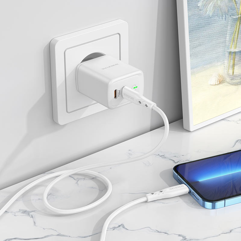 Сетевой адаптер BOROFONE BN9 Reacher (2 Type-C, 35W) с кабелем Type-C - Lightning, белый