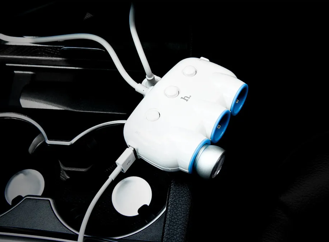 Разветвитель розетки автоприкуривателя HOCO C1 (3 гнезда, 2 USB), белый