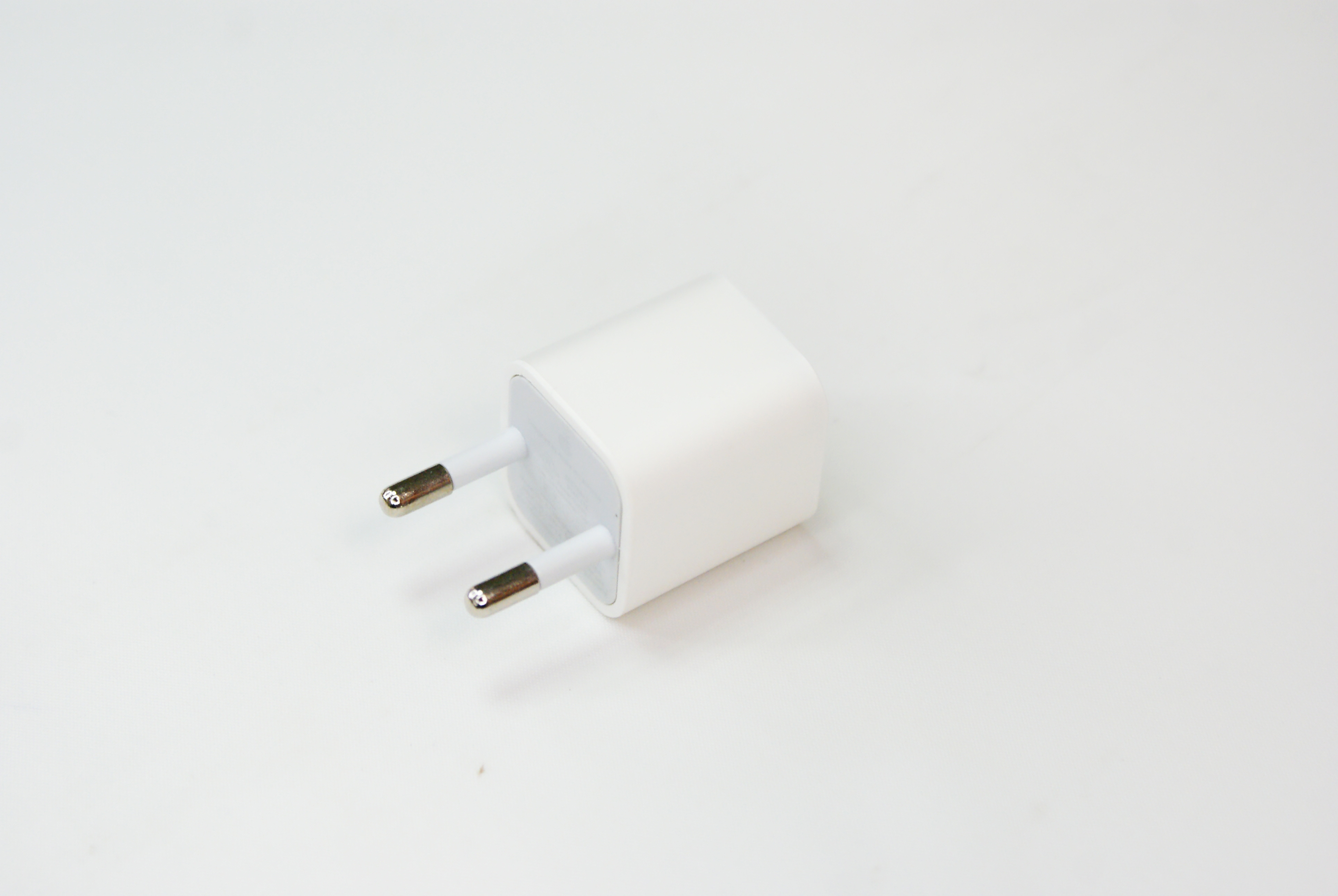 Сетевой USB адаптер 1000mAh (квадрат) без упаковки, белый