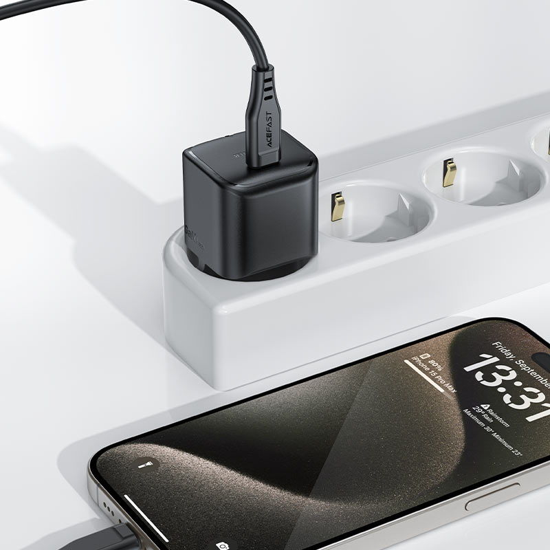 Сетевой адаптер ACEFAST A77 mini PD30W GAN single USB-C charger, черный