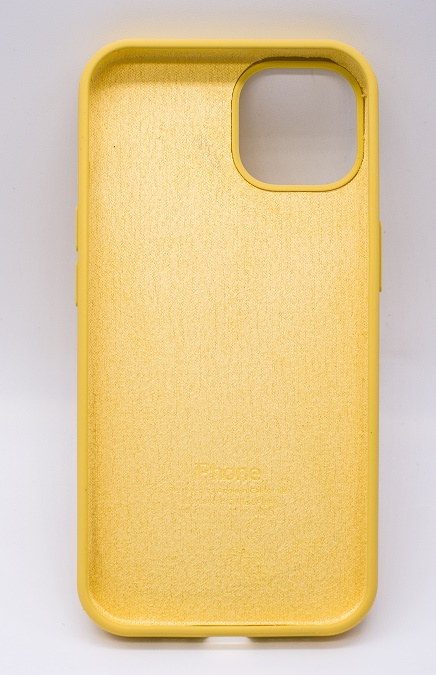 Чехол силиконовый гладкий Soft Touch iPhone 13, желтый №4 (закрытый низ)