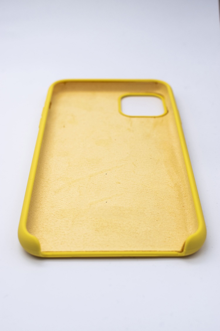 Чехол силиконовый гладкий Soft Touch iPhone 11 Pro Max, ярко-желтый №55 (40)