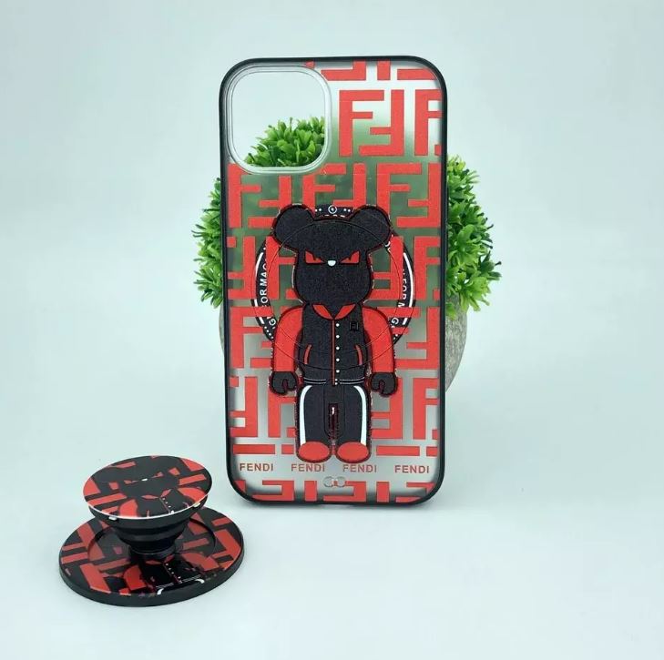 Чехол пластиковый с MagSafe и попсокетом для  iPhone 13 Pro, Черный медведь