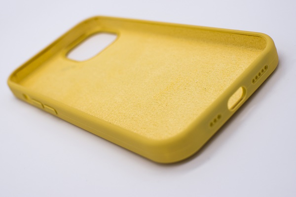 Чехол силиконовый гладкий Soft Touch iPhone 13 mini, желтый №4 (закрытый низ)